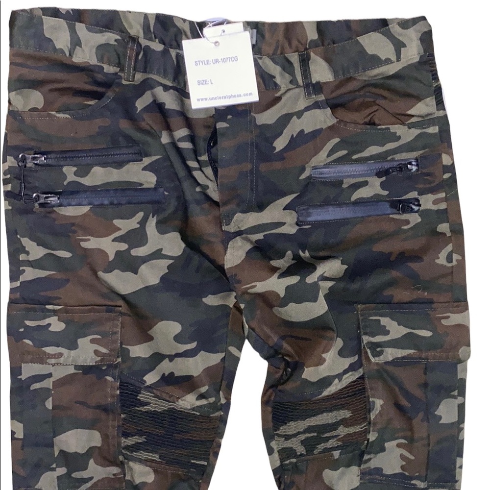 Tilly’s camouflage Cargo Pants
